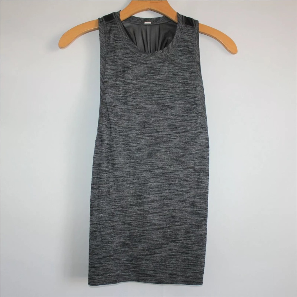 Lululemon Women's Racerback Tank w/ Built-in Black Bra Activewear Top Size 4
